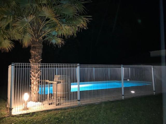 Gite Des Combes Blanches Avec Piscine Et Jacuzzi Frayssinet-le-Gélat المظهر الخارجي الصورة